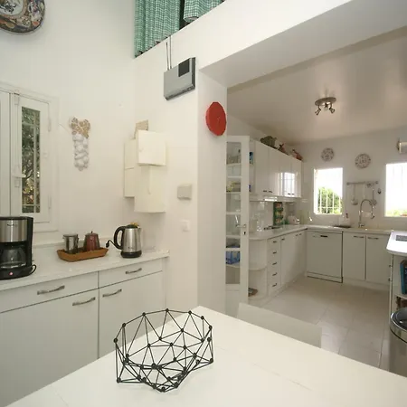 Вилла Scenic In With Private Pool *