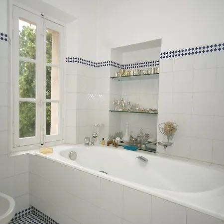 Scenic In With Private Pool Вилла